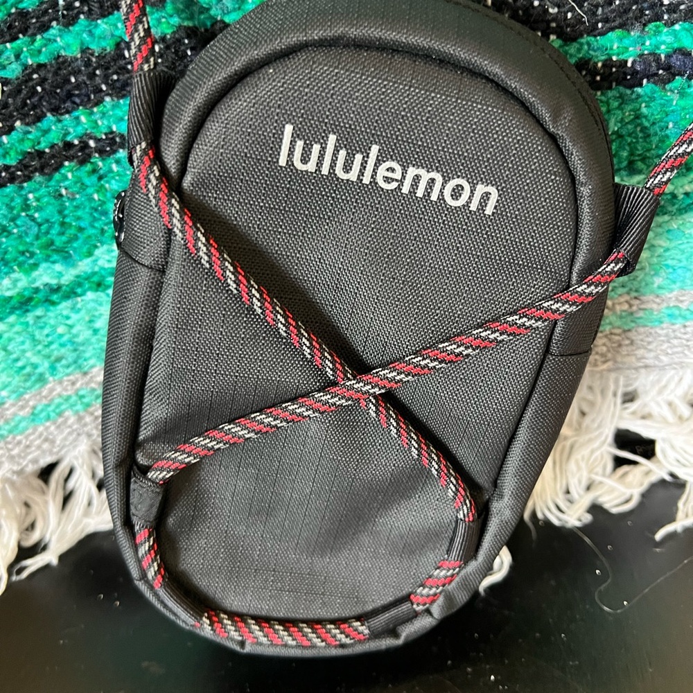 Lululemon phone side body!!📱❤️🖤
